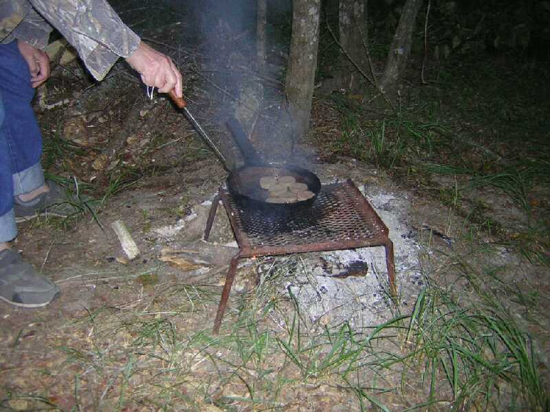New Cabela's Outfitter Cast Iron Tri Leg 10 QT Dutch Oven without Lid  Camping